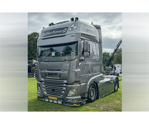 ミニカー WSI DAF XF 95 SPACE CAB Multiwheels DAF XF 95 Super Space Cab 低床セミトレーラー 4軸 /WSI