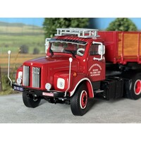 WSI Scania L110 Day cab Torpedo 6x2 with 3-axle classic brick trailer SEVERS
