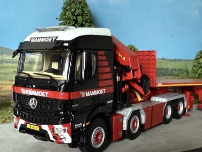 Mammoet store WSI Mercedes- Benz Arocs mp4 2.300MM Compact space 8x4 with 4-axle flatbed trailer + palfinger PK 92002 SH + Jib MAMMOET
