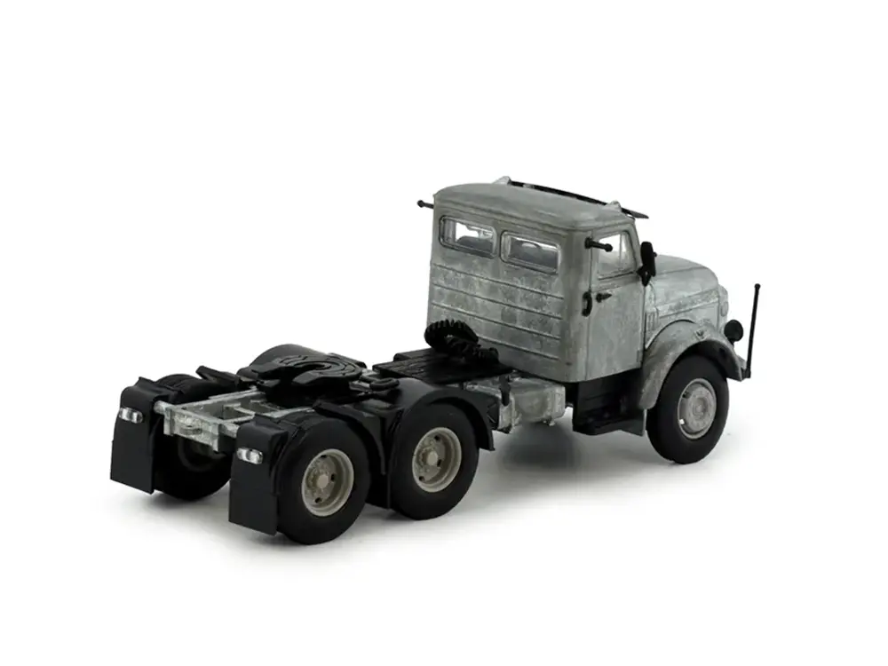 Tekno Tekno Volvo L495/ N88 day cabin 6x2 Tractor kit
