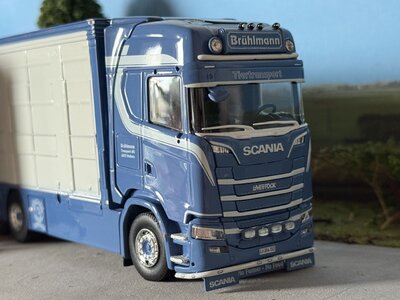 Tekno Tekno Scania Next Gen S-serie Highline veecombi met resin bakken BRÜHLMANN