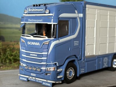 Tekno Tekno Scania Next Gen S-serie Highline veecombi met resin bakken BRÜHLMANN