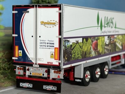 WSI WSI DAF XG+ 6x2 with 3-axle Chereau reefer trailer HARRISONS PRESTON