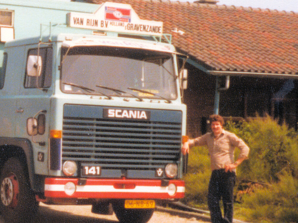 Tekno Tekno Scania 141 motorwagen met 2-assige aanhanger VAN RIJN