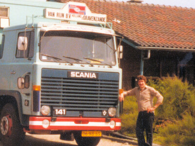 Tekno Tekno Scania 141 motorwagen met 2-assige aanhanger VAN RIJN