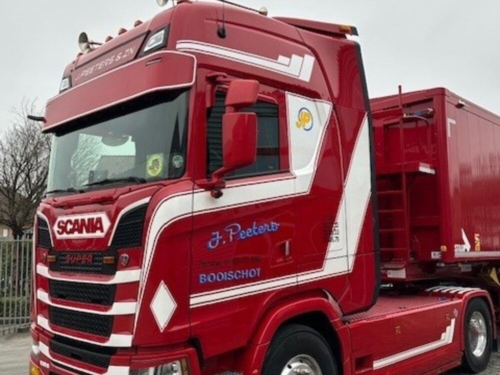 Tekno Tekno Scania Next Gen S 4x2 met 3-as STAS kipper PEETERS