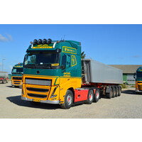 Tekno Volvo FH16 780 Globetrotter 6x4 met 4-assige Deense kipper GERT SVITH