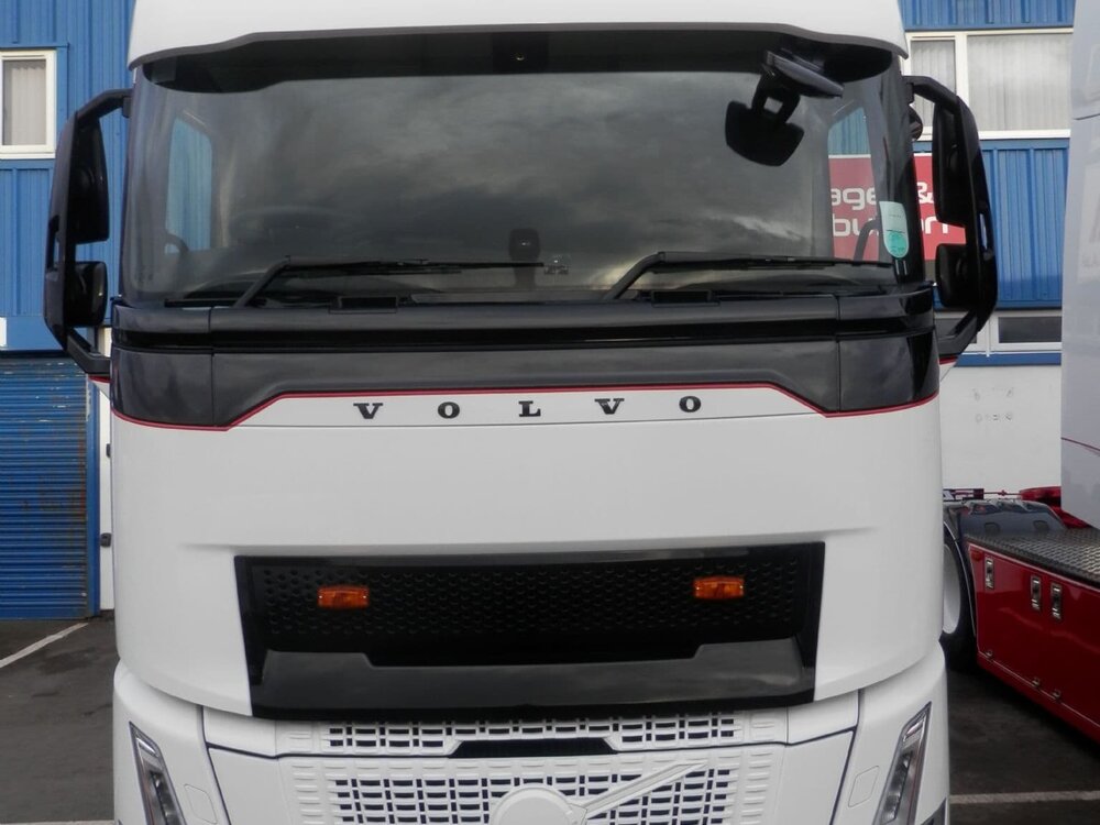 WSI WSI Volvo FH Aero 6x2 with 3-axle curtainside trailer A&A McNEILL Aidrie Scotland