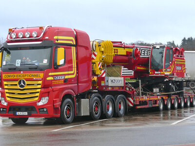 WSI WSI Mercedes- Benz Actros MP4 SLT Giga Space 8x4 with 6-axle SL Lowloader NEEB