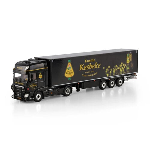 WSI WSI DAF XF Super Space Cab 4x2 met 3-as box oplegger KESBEKE "De Augurken Koning" WSI WSI DAF XF Super Space Cab 4x2 met 3-as box oplegger KESBEKE "De Augurken Koning"