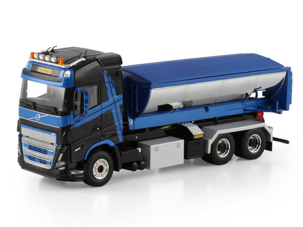 WSI WSI Volvo FH5 Globetrotter 6x4  hooklift system + asphalt container PREMIUM LINE