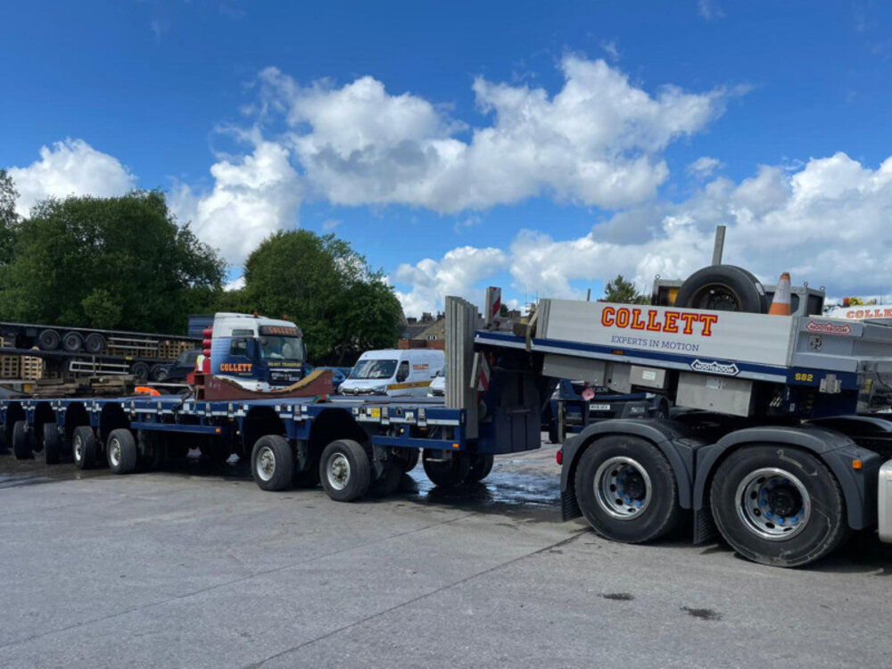 WSI WSI Volvo FH5 Glob. 8x4 with 6-axle MANOOVR + 2-axle dolly COLLETT