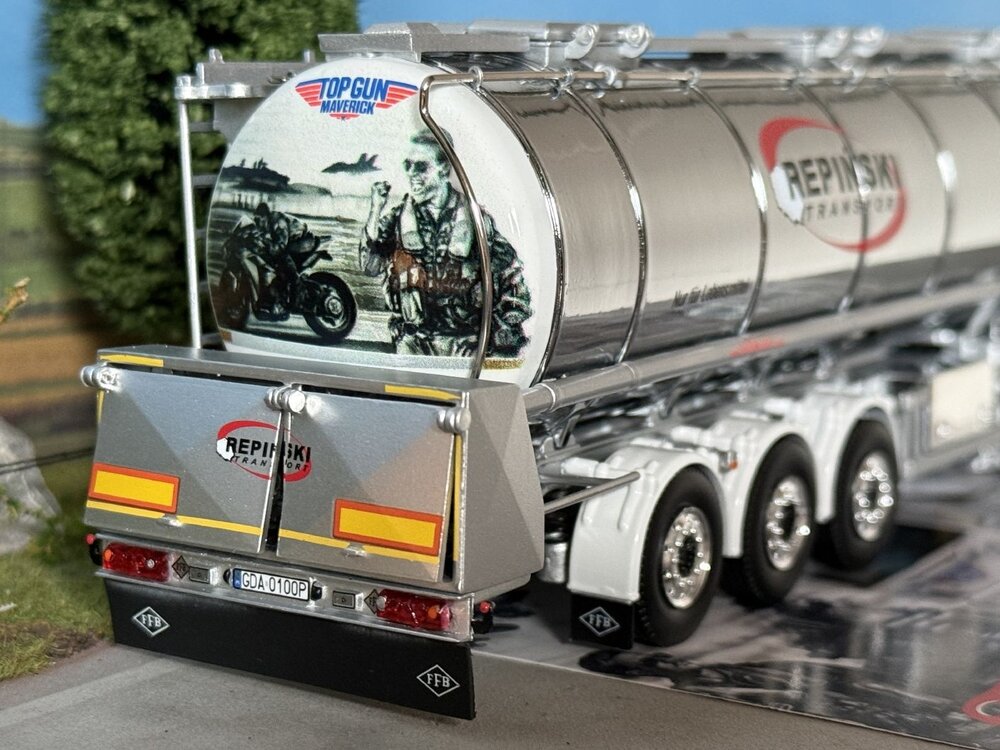 Tekno Tekno Scania Next Gen R-serie Highline met 3-assige tankoplegger REPINSKI "Top Gun Maverick"