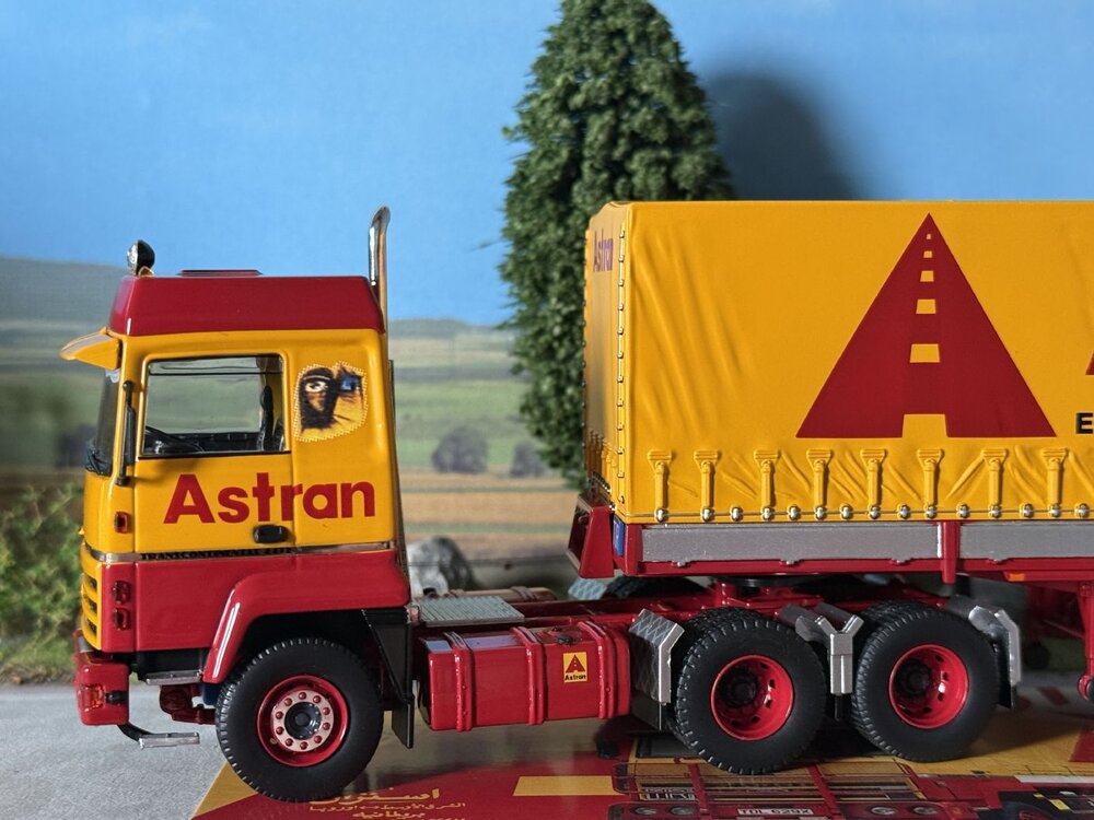 Tekno Tekno Ford Transcontinental met 3-assige huifoplegger ASTRAN