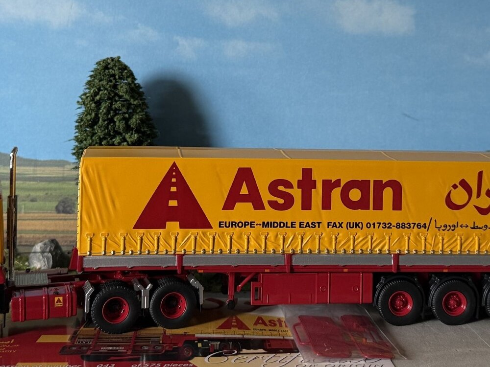 Tekno Tekno Ford Transcontinental met 3-assige huifoplegger ASTRAN