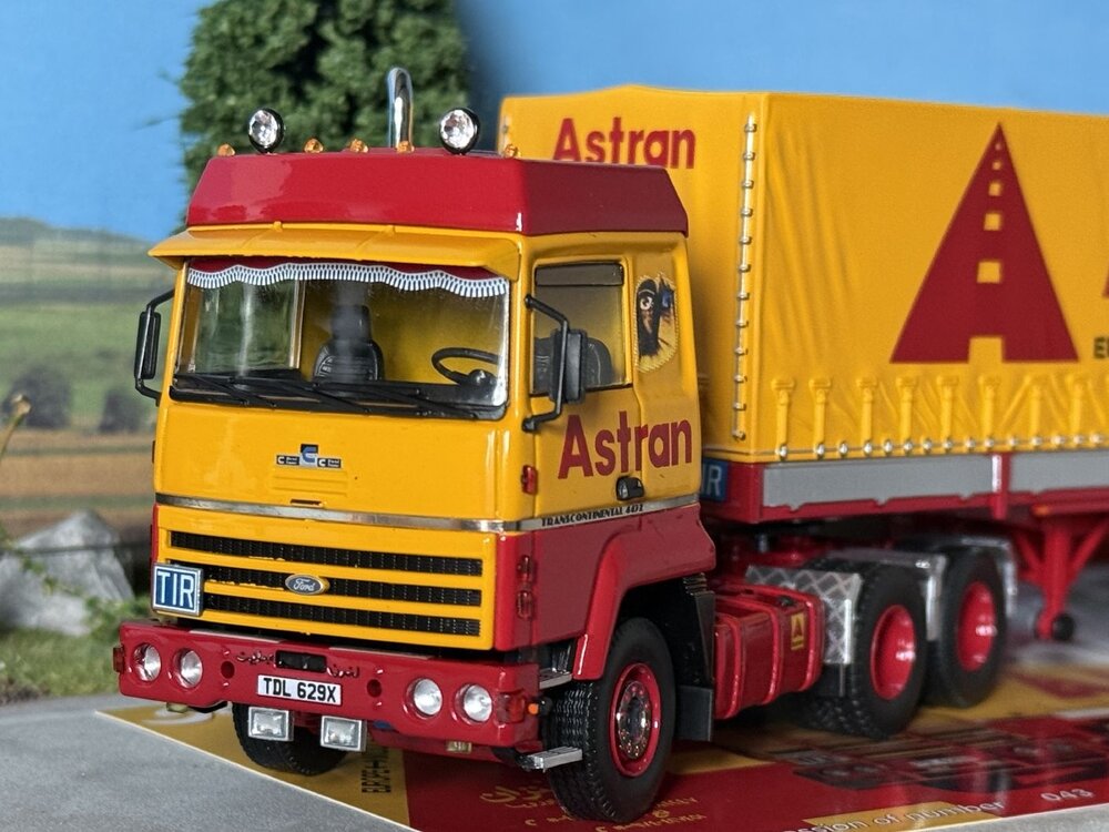 Tekno Tekno Ford Transcontinental met 3-assige huifoplegger ASTRAN
