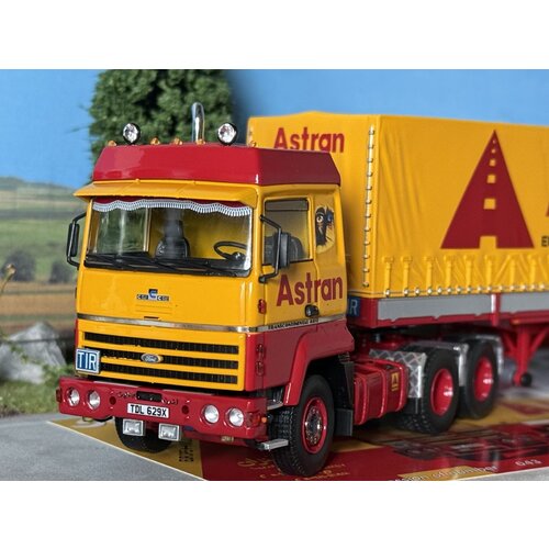 Tekno Tekno Ford Transcontinental met 3-assige huifoplegger ASTRAN