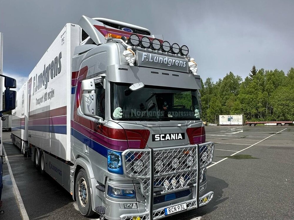 Tekno Tekno Scania Next Gen R-serie Highline Swedish combi LUNDGRENS