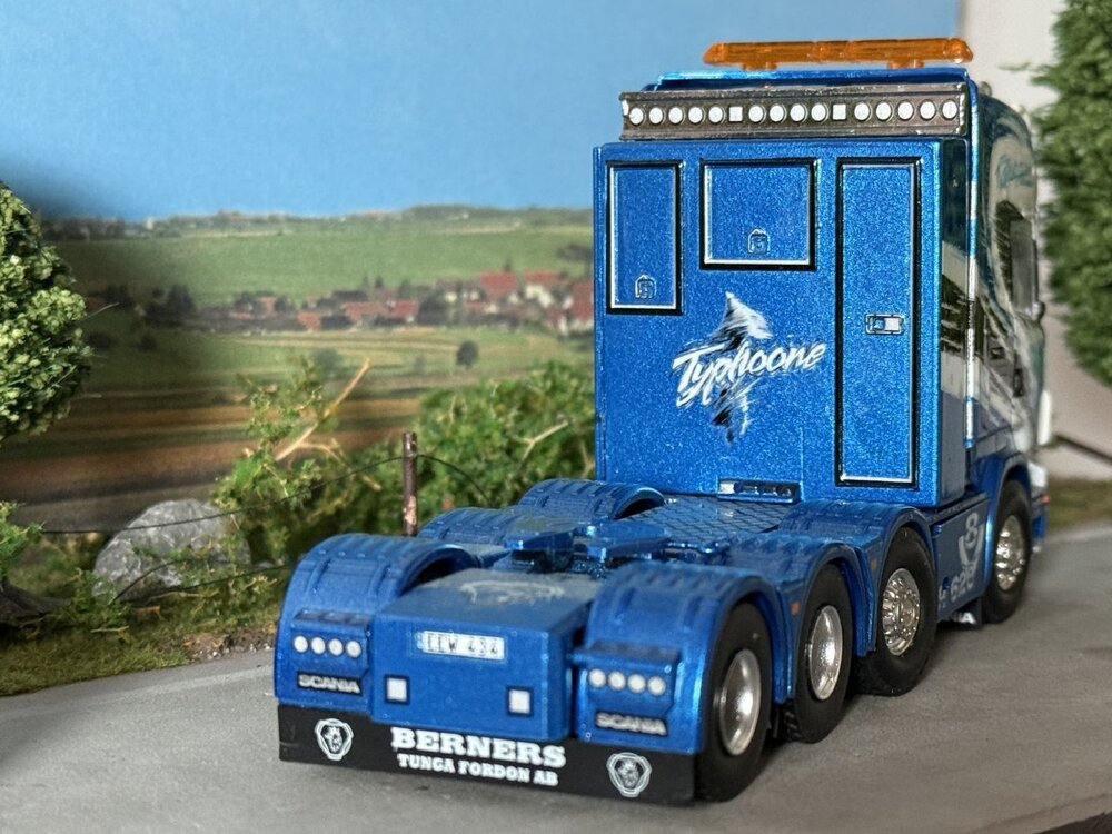Tekno Tekno Scania R-serie Topline 8x4 with Goldhofer XLE 3+5 lowloader THURHAGENS