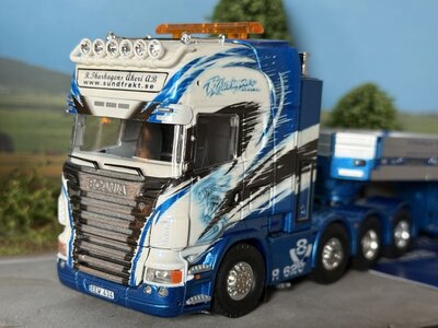 Tekno Tekno Scania R-serie Topline 8x4 with Goldhofer XLE 3+5 lowloader THURHAGENS