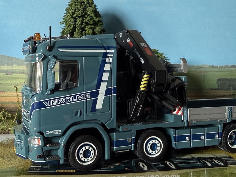 Tekno Tekno Scania NGR 8×2 motorwagen met Hiab X-Hipro 558 kraan VEROLME TRANSPORT