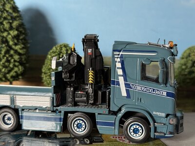Tekno Tekno Scania NGR 8×2 motorwagen met Hiab X-Hipro 558 kraan VEROLME TRANSPORT
