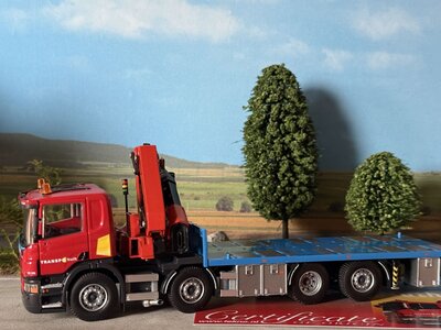 Tekno Tekno Scania P-Serie motorwagen met uitschuifbare aanhanger met vlakke laadvloer TRANSPORT NUTH