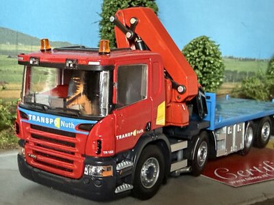 Tekno Tekno Scania P-Serie motorwagen met uitschuifbare aanhanger met vlakke laadvloer TRANSPORT NUTH