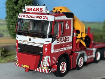 WSI WSI Volvo FH4 sleeper cab 8x4 with palfinger PK 150002 SH SKAKS SPECIALTRANSPORT