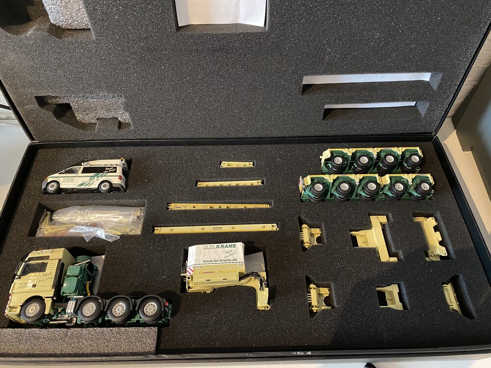 WSI WSI MAN TGX XXL 8x4 + scheuerle intercombi module + VW T5 BF3 H.N. KRANE