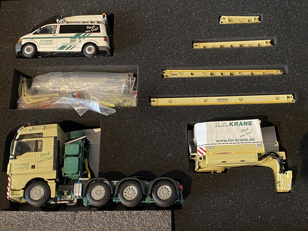WSI WSI MAN TGX XXL 8x4 + scheuerle intercombi module + VW T5 BF3 H.N. KRANE