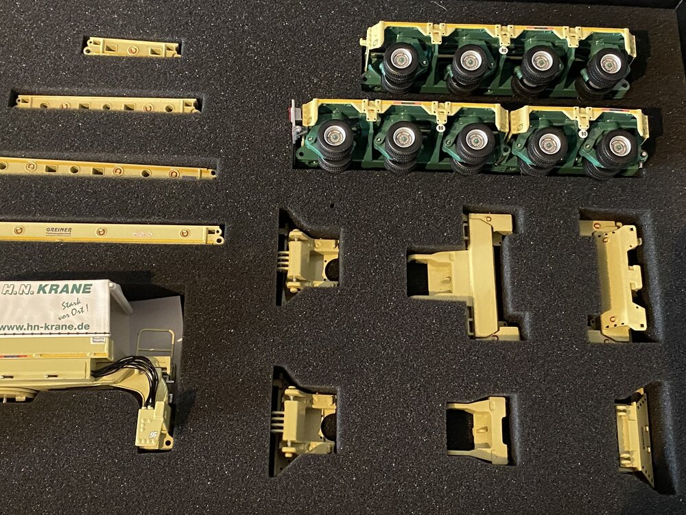 WSI WSI MAN TGX XXL 8x4 + scheuerle intercombi module + VW T5 BF3 H.N. KRANE