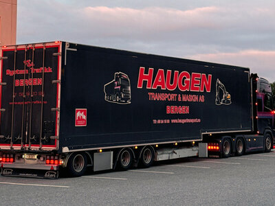 WSI WSI Scania S Highline 6x4 + 3-axle semi box trailer HAUGEN