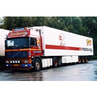 Tekno Volvo F12 Globetrotter with 3-axle reefer trailer GULDAGER - JERN HENRIK