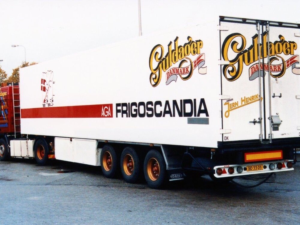 Tekno Tekno Volvo F12 Globetrotter met 3-as koeloplegger GULDAGER - JERN HENRIK