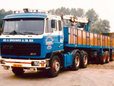 WSI WSI FTF FD Serie 6x4 met 3-as classic stenen oplegger JOS H. BROUWER
