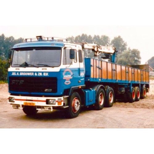 WSI WSI FTF FD Serie 6x4 met 3-as classic stenen oplegger JOS H. BROUWER WSI WSI FTF FD Serie 6x4 met 3-as classic stenen oplegger JOS H. BROUWER