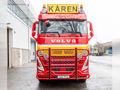 WSI WSI Volvo FH5 Globetrotter Falkom 8x4  ASSISTANCEKAREN