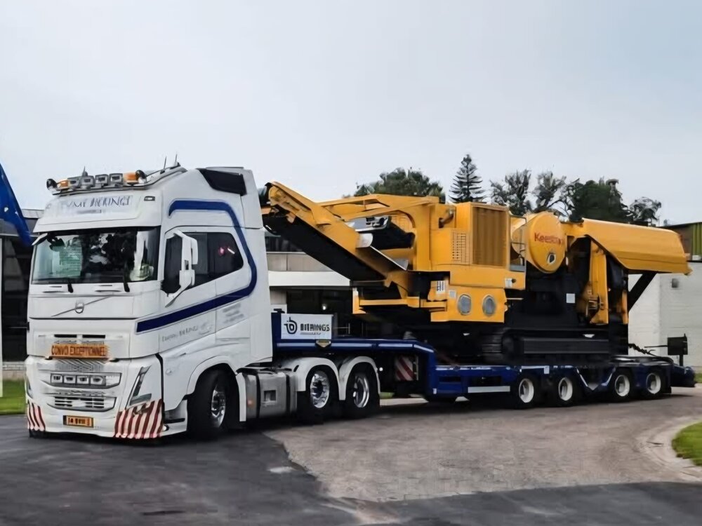 Cavallino Cavallino Volvo FH5 Globetrotter XL 6x2 met 4-as semi dieplader TWAN BIERINGS (Tyme Bierings)