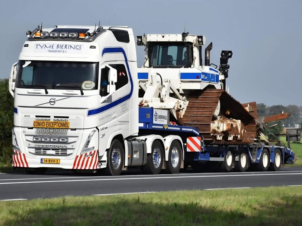 Cavallino Cavallino Volvo FH5 Globetrotter XL 6x2 met 4-as semi dieplader TWAN BIERINGS (Tyme Bierings)