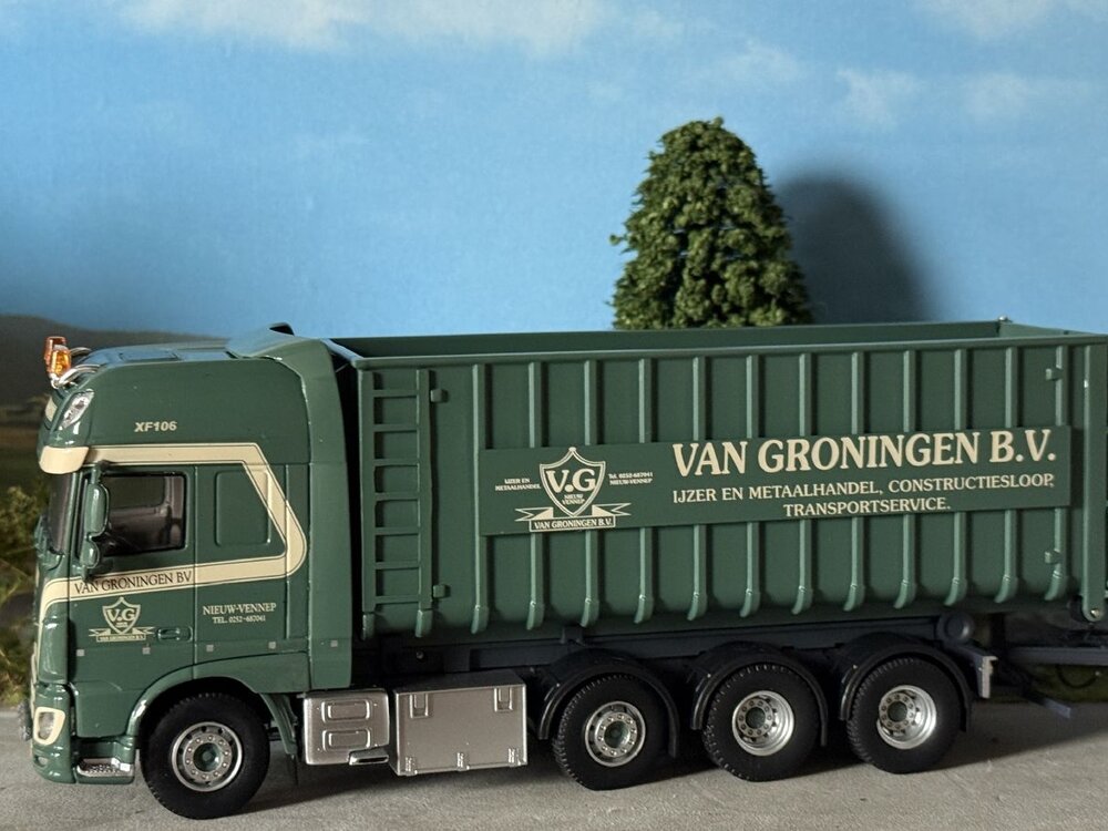 Tekno Tekno DAF XF Super Space Cab rigid truck with trailer hooklift VAN GRONINGEN