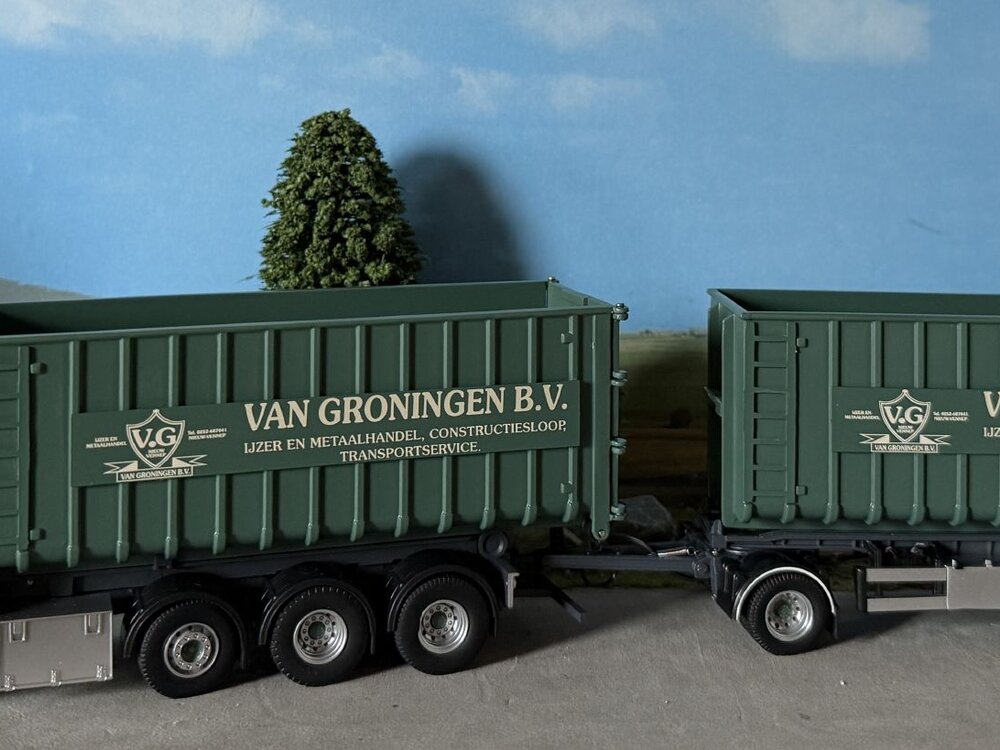 Tekno Tekno DAF XF Super Space Cab rigid truck with trailer hooklift VAN GRONINGEN