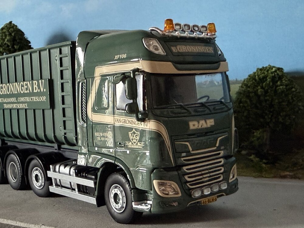 Tekno Tekno DAF XF Super Space Cab rigid truck with trailer hooklift VAN GRONINGEN