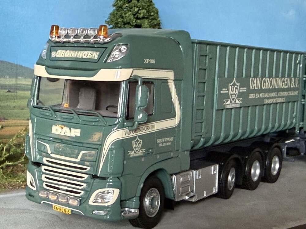 Tekno Tekno DAF XF Super Space Cab rigid truck with trailer hooklift VAN GRONINGEN