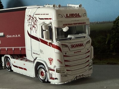 WSI WSI Scania S Highline 4x2 with 3-axle curtainside trailer LIEGL