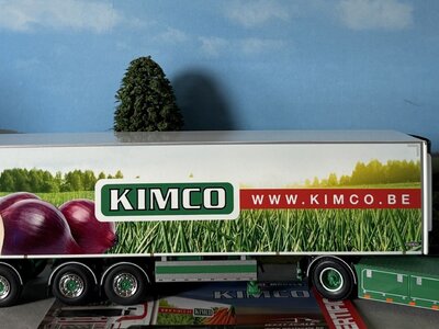 WSI WSI Scania 4-serie topline 4x2 met 3-assige tridec koeloplegger KIMCO