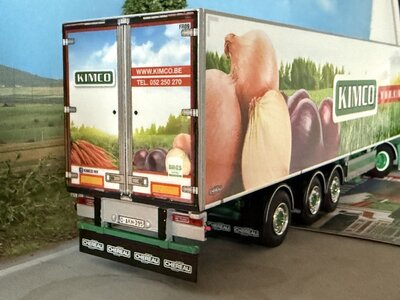 WSI WSI Scania 4-serie topline 4x2 met 3-assige tridec koeloplegger KIMCO