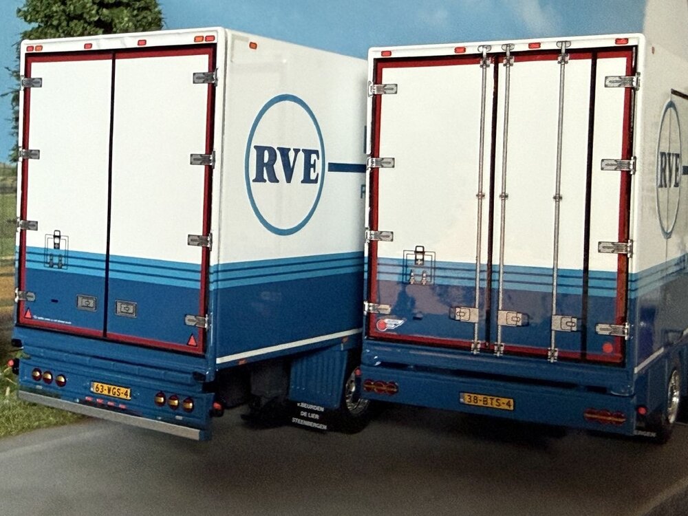 WSI WSI DAF XG 6x2 rigid reefertruck with 2-axle reefertrailer RVE PLANTENEXPORT