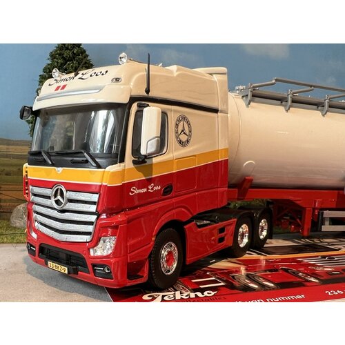 Tekno Tekno Mercedes Longline met 3-as Zamac silo oplegger SIMON LOOS
