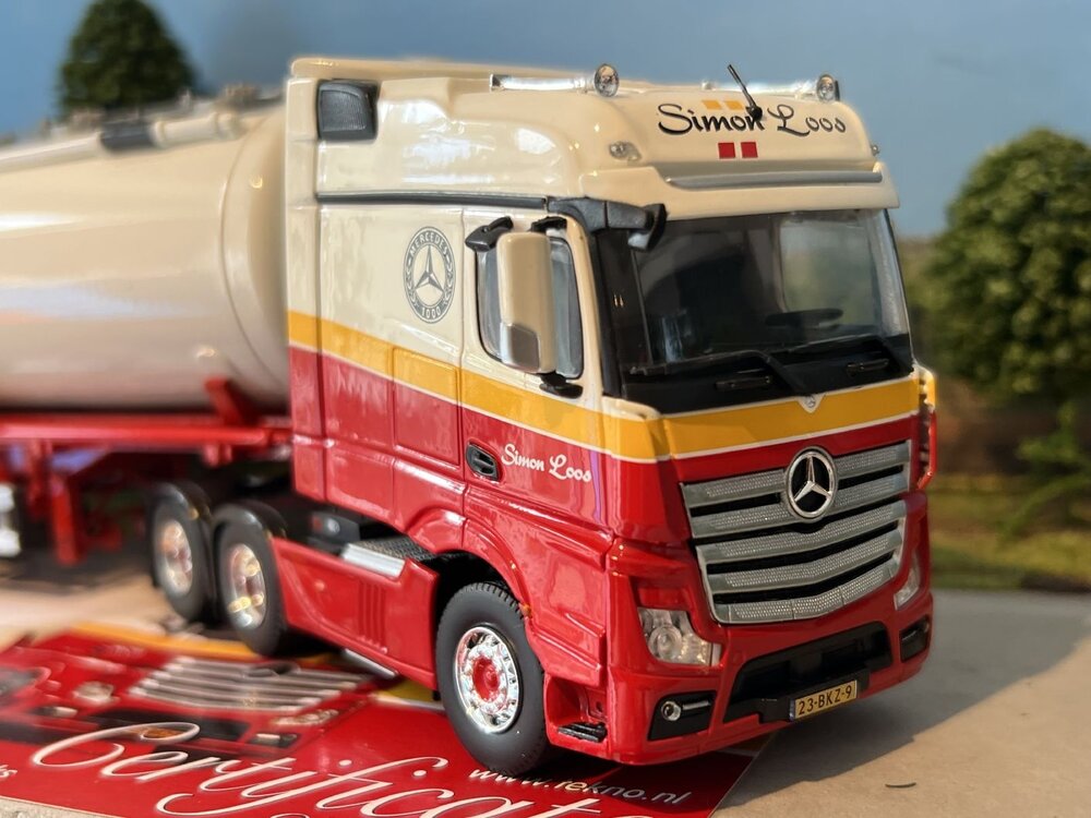 Tekno Tekno Mercedes Longline with 3-axle Zamac silo trailer SIMON LOOS